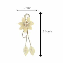Load image into Gallery viewer, Pearl Charm Floral Tassel Hair Clip