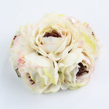 Load image into Gallery viewer, White Florals Hairclip
