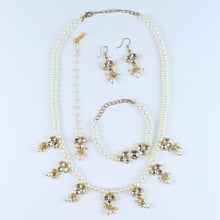 Load image into Gallery viewer, Kundan Stone Jewellery Set for Girls White
