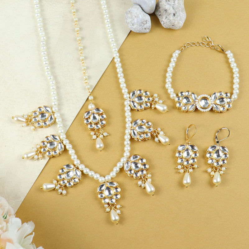 Kundan Stone Jewellery Set