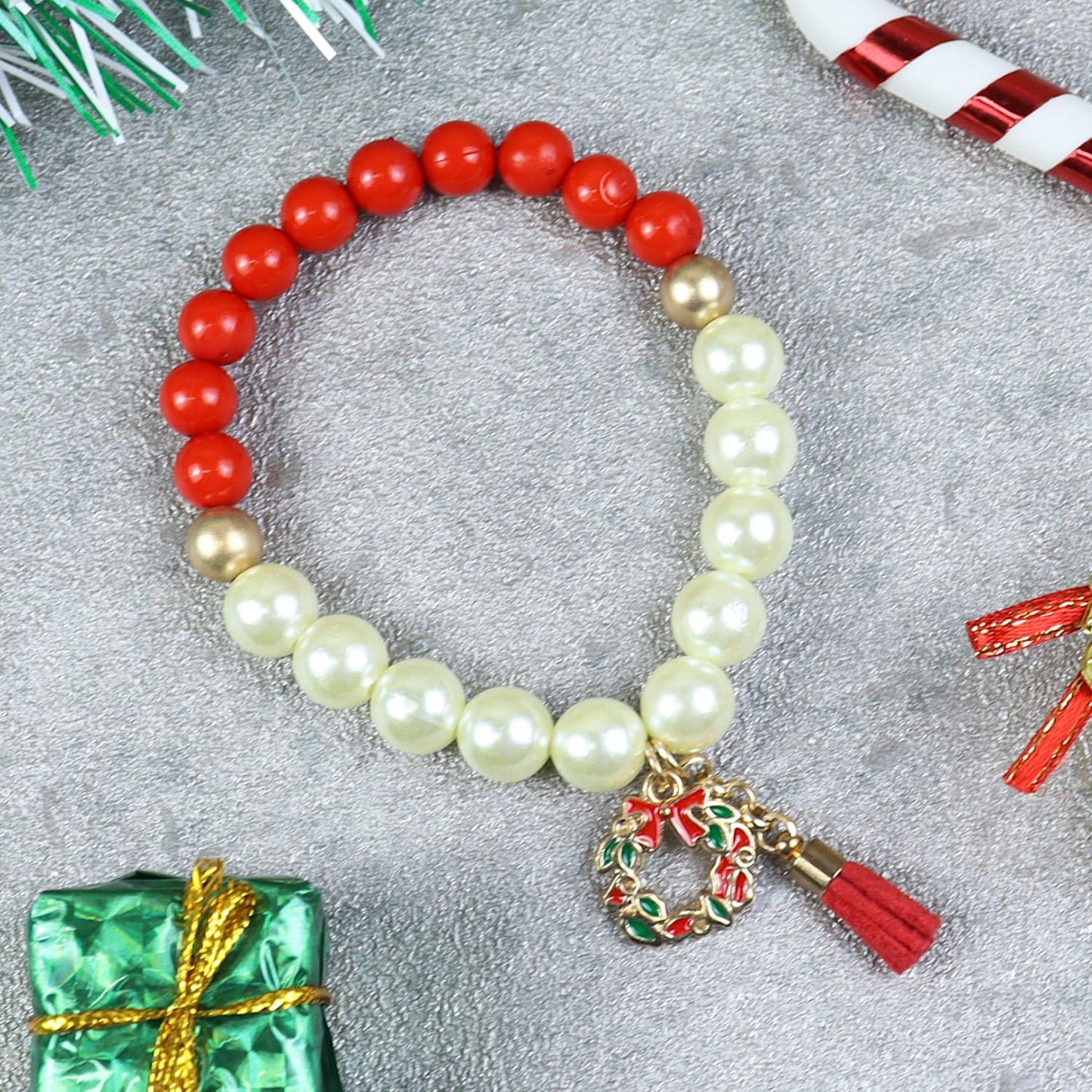 Christmas Wreath Charm Beaded Bracelet